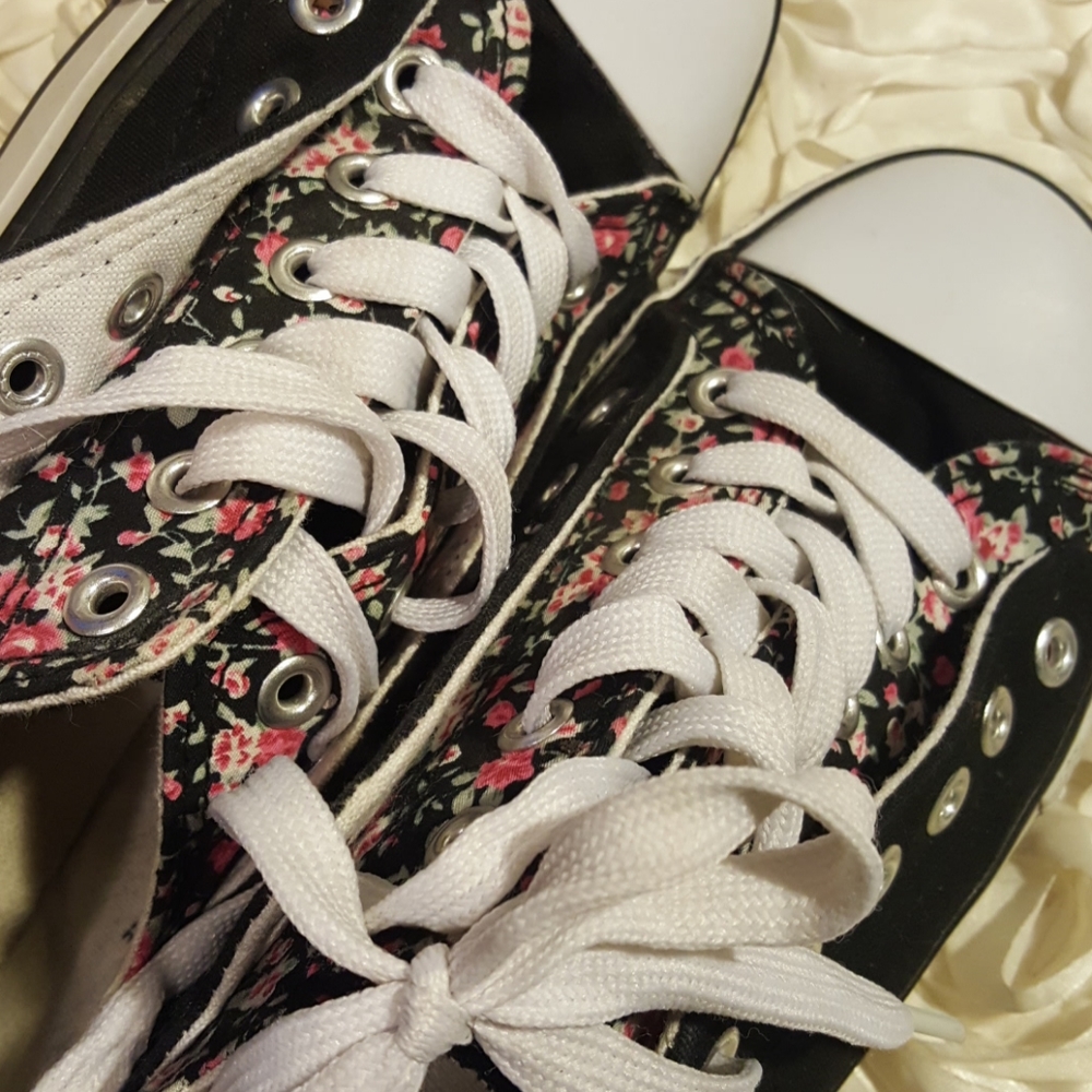 Deb Womens Sneakers Black Floral Sz 7 - Picture 8 of 9